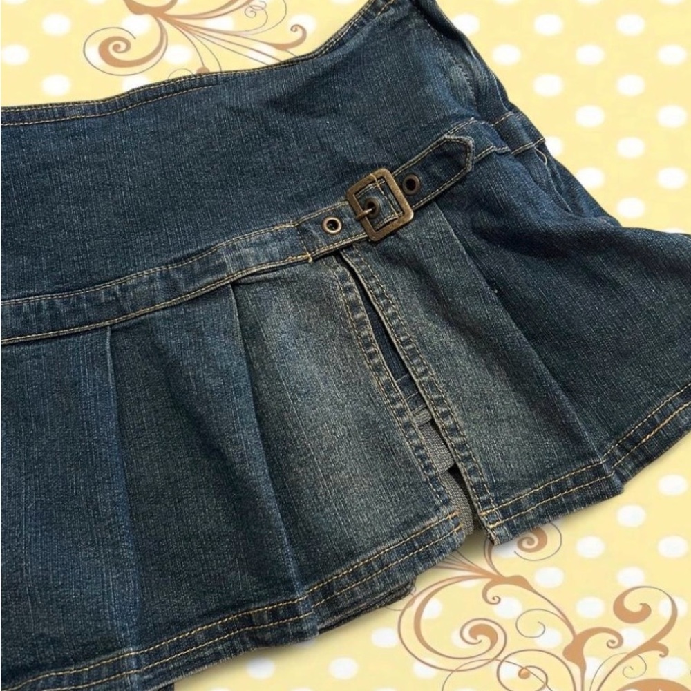 BDG mini pleaded skirt with shorts 🎠